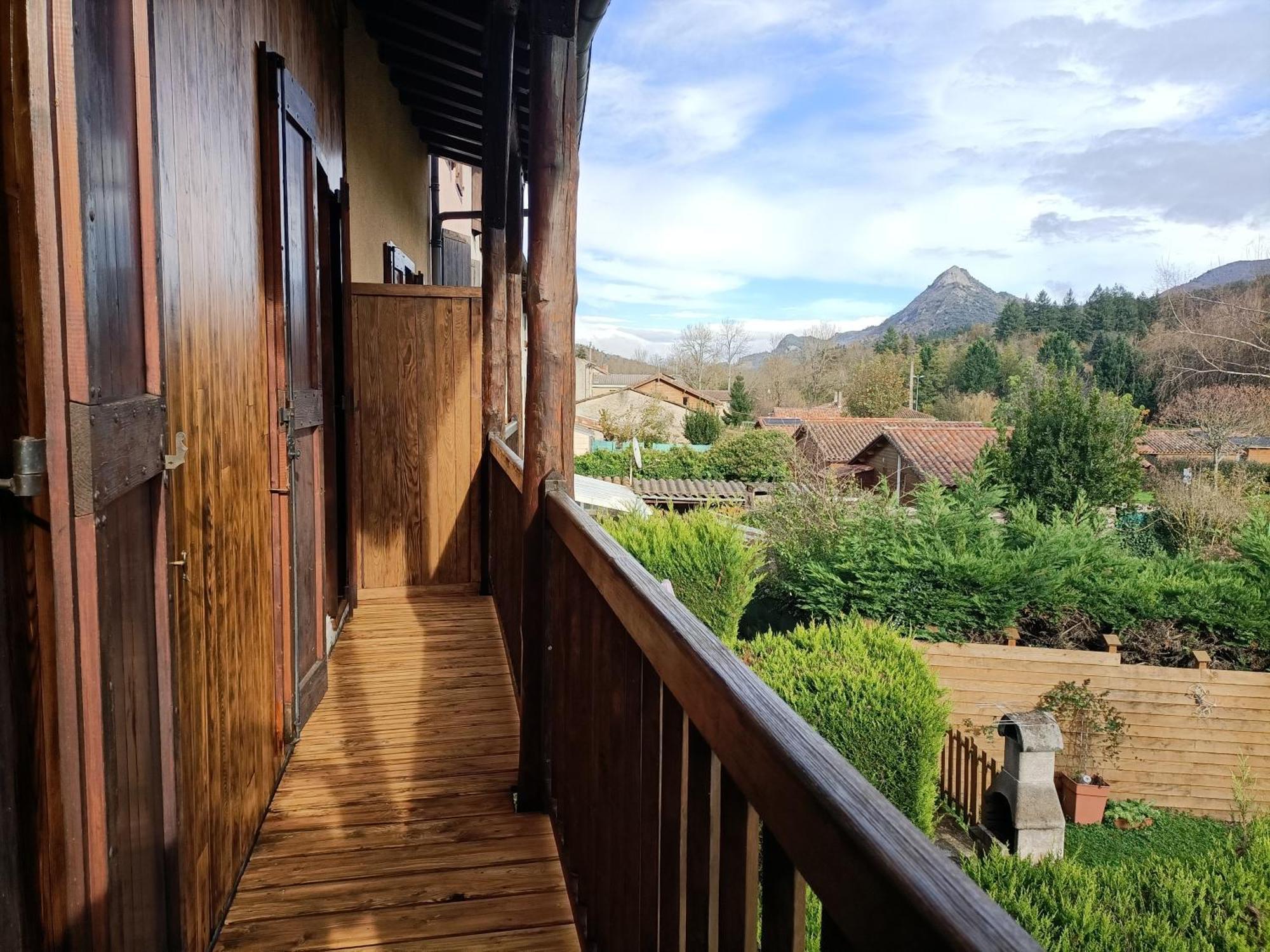 Holiday home Le Rouge Robin Fougax-et-Barrineuf